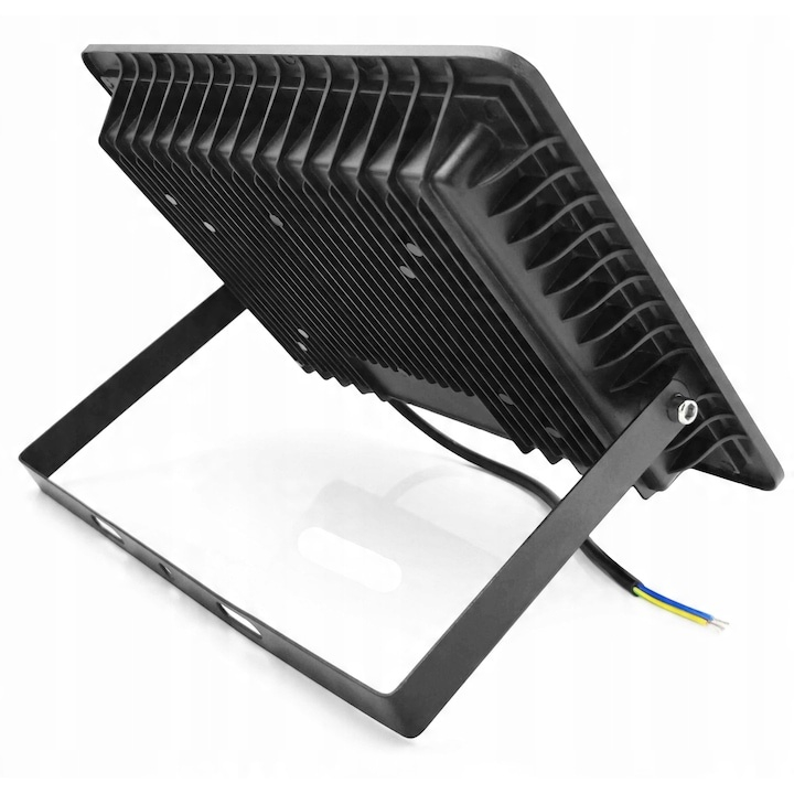 Proiector LED impermeabil 100W, 6000K, exterior, IP66, 220V, iluminare puternica pentru curti si spatii industriale [6]