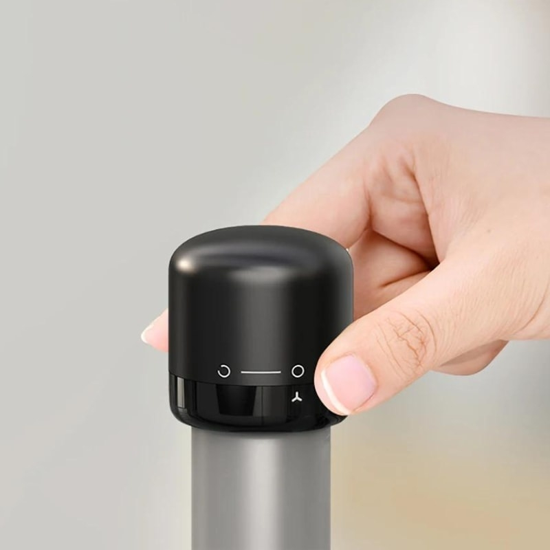 Dop pentru etansare sticla de vin, design rotativ, sistem blocare, silicon, 3.8 x 3.8 cm, reutilizabil, negru [7]