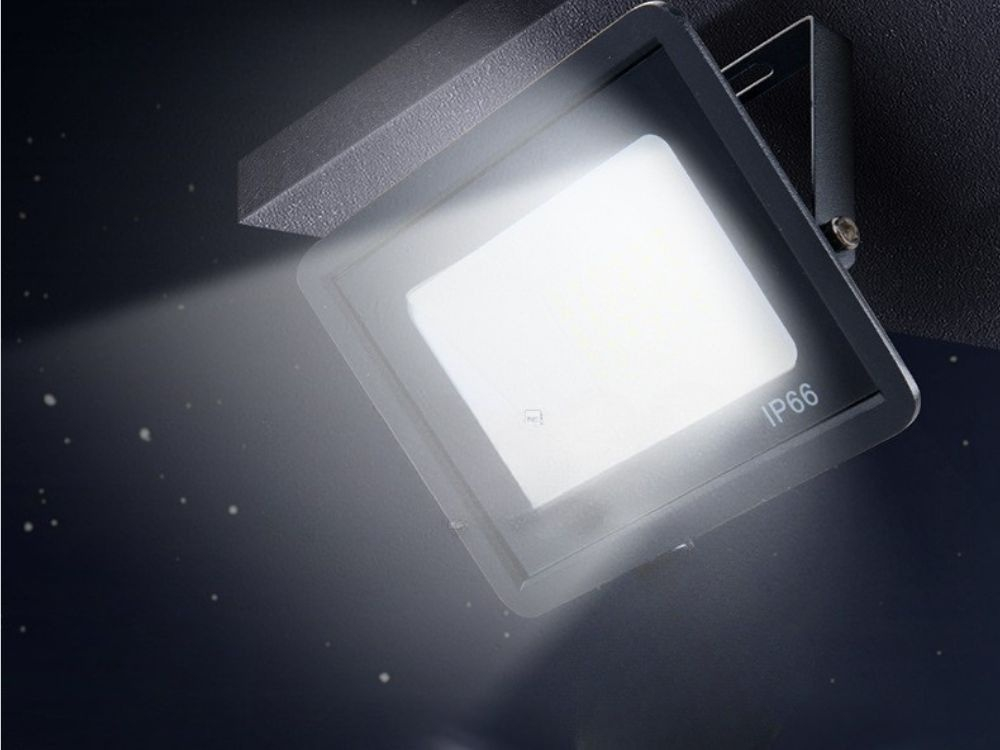 Proiector LED, 30 W, rezistent la apa IP66, 2700 lm, lumina rece 6000K, iluminare exterior, 36 LED-uri, 15 x 11.5 x 2.5 cm [10]