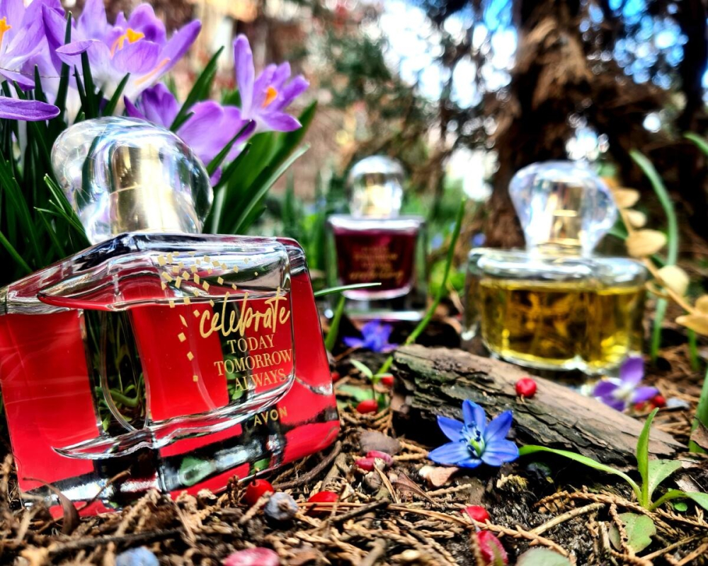 Apă de parfum Avon Celebrate Today Tomorrow Always 50 ml – floral-fructată pentru femei, cu note de neroli, trandafir și mosc, un parfum delicat și luminos, dedicat bucuriei de a trăi și iubirii auten [6]