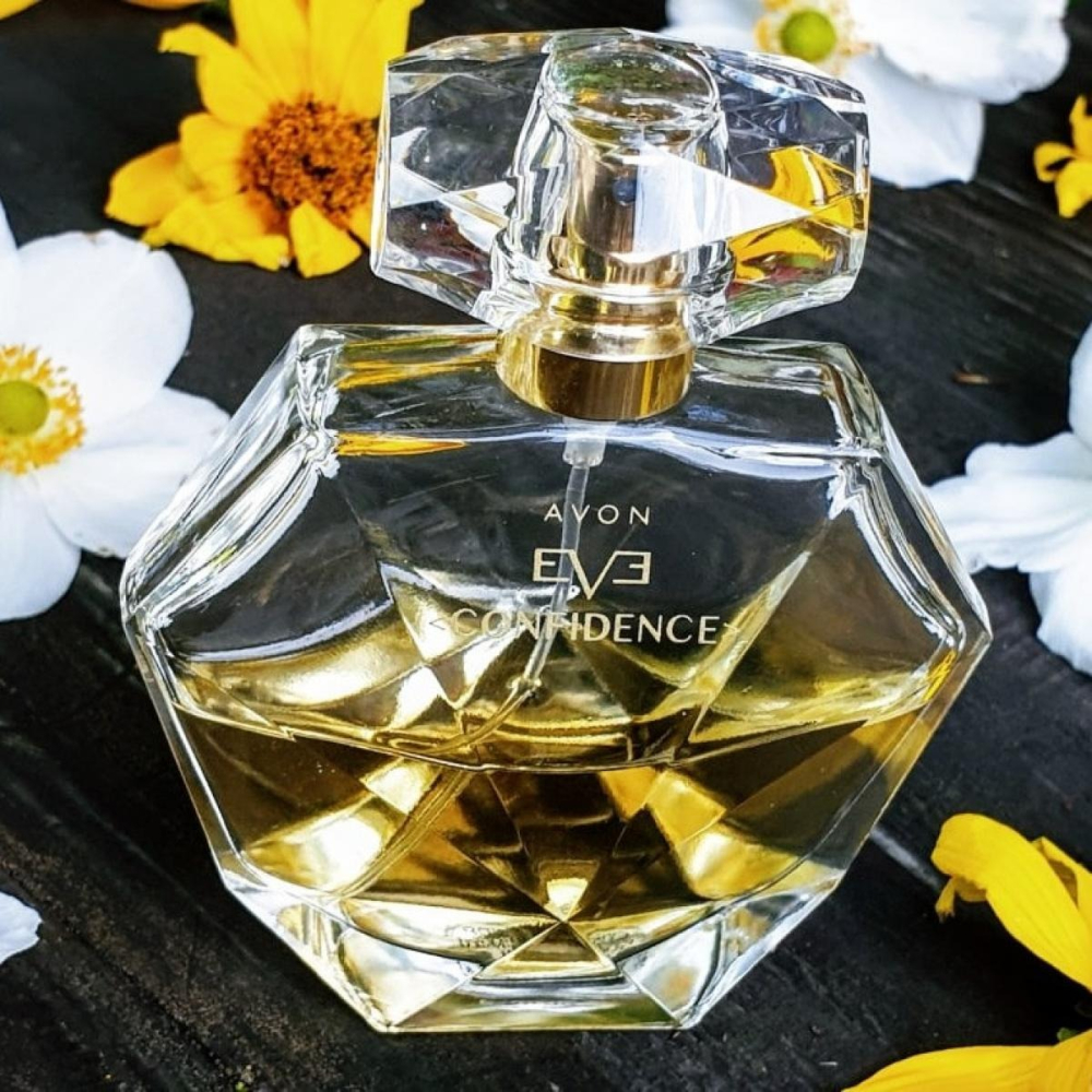 Apă de parfum Avon Eve Confidence 50 ml – floral, fructată, pentru femei, cu note de frișcă Chantilly, pară, fructe roșii, coacăze negre, vanilie și lemn de stejar, ideală pentru purtare zilnică și oc [8]