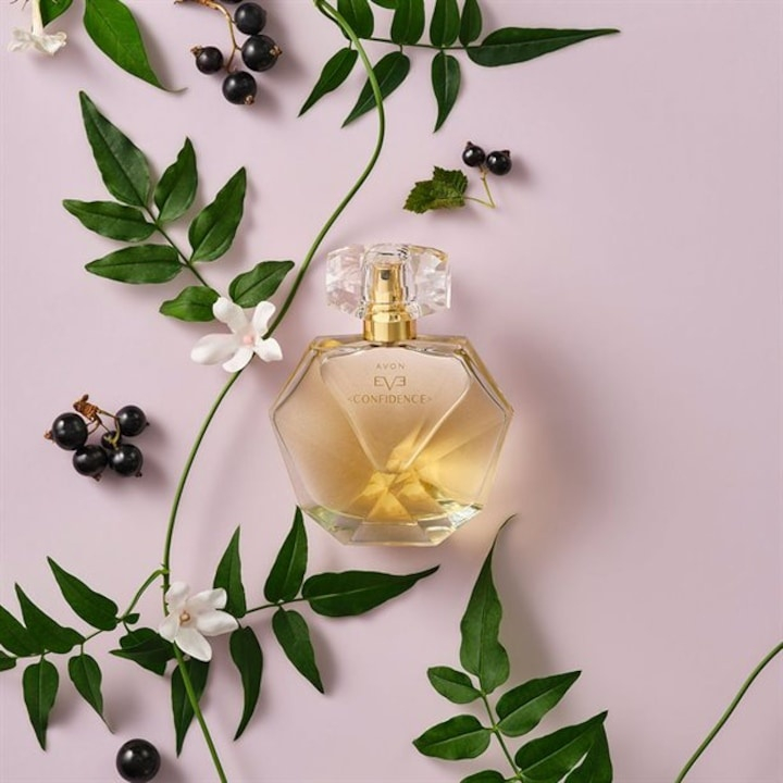 Apă de parfum Avon Eve Confidence 50 ml – floral, fructată, pentru femei, cu note de frișcă Chantilly, pară, fructe roșii, coacăze negre, vanilie și lemn de stejar, ideală pentru purtare zilnică și oc [3]
