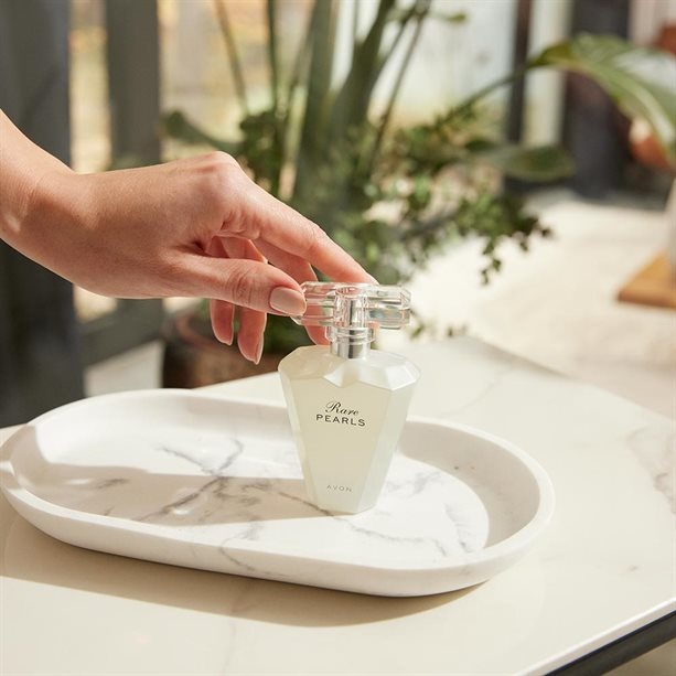 Apă de parfum Avon Rare Pearls Eau de Parfum 50 ml pentru femei – parfum floral-lemnos cu magnolie, rosewood și mosc de perlă, pentru femeia elegantă și sofisticată [6]