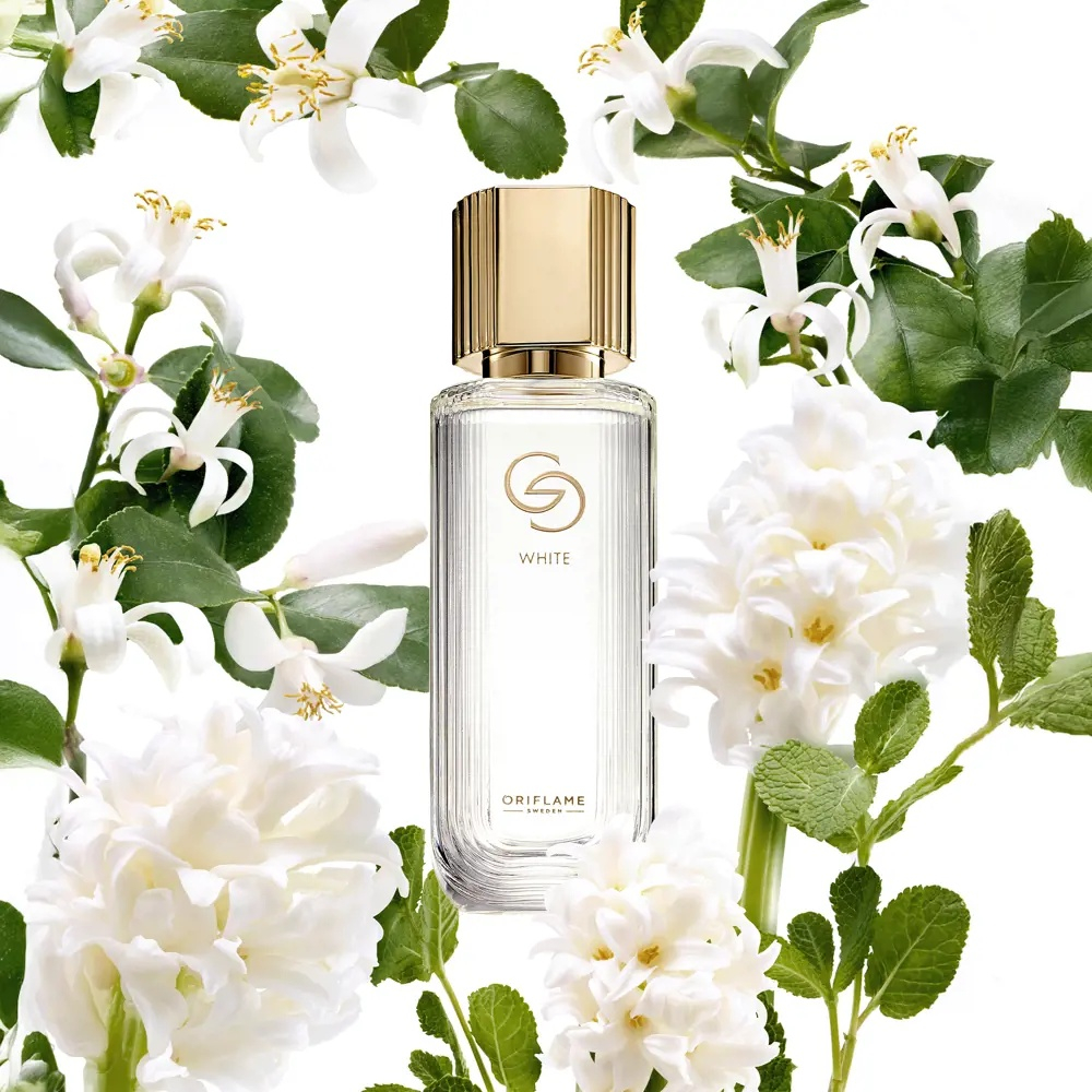 Apa de parfum Giordani Gold White pentru femei cu aroma florala luminoasa si note elegante, sticla cu accente aurii, ideala pentru rafinament zilnic si ocazii speciale [4]