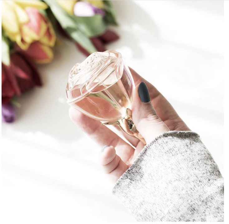 Apa de parfum Volare Oriflame 50 ml, parfum floral romantic cu trandafir Damascena si accente delicate de violeta [7]