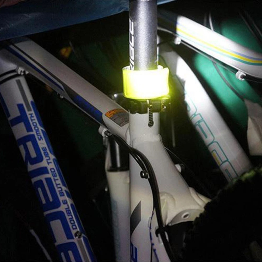 Banda reflectorizanta verde, 40x3 cm, ajustabila, pentru siguranta in intuneric – vizibilitate crescuta pentru mers, alergare, ciclism sau drumuri slab iluminate [6]