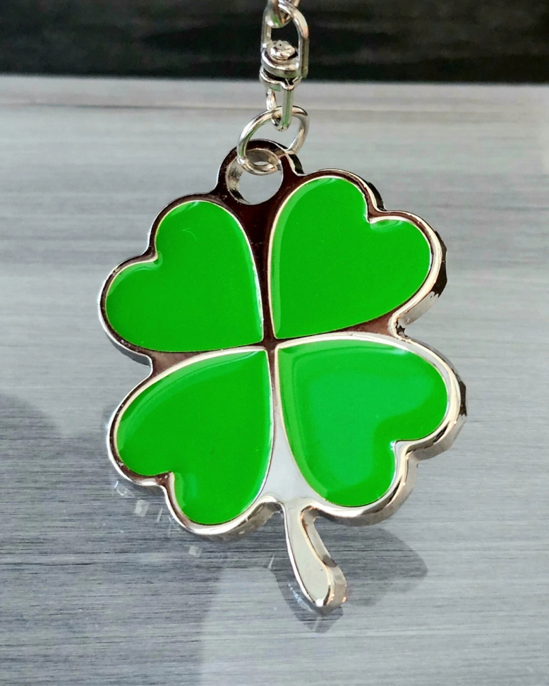 Breloc in forma de trifoi cu 4 foi, metalic, simbol noroc, 4 cm, verde [6]