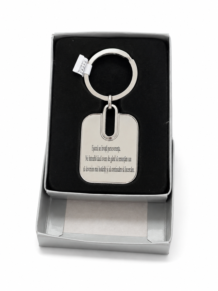 Breloc motivational cu mesaj gravat "Esecul ne invata perseverenta. Ne intreaba daca avem de gand sa renuntam sau sa devenim mai hotarati si sa continuam sa incercam.", metal argintiu, cutie eleganta [2]
