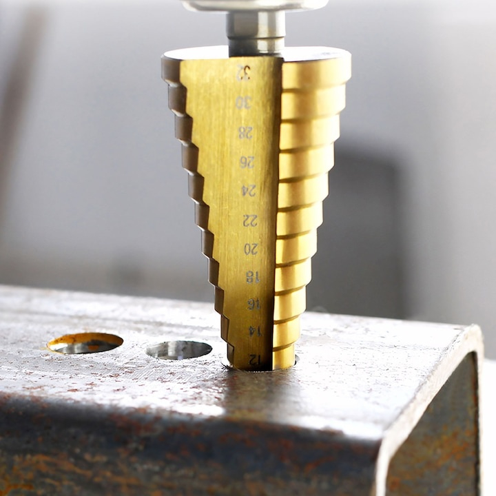 Burghiu conic in trepte 4-32 mm, 15 trepte, HSS 4241 acoperire titan, pentru metal, aluminiu, lemn, plastic si alama, gaurire precisa si debavurare [6]