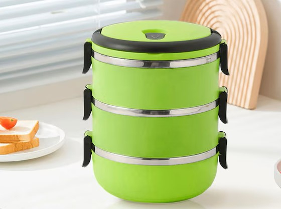 Caserola termoizolanta verde cu 3 compartimente suprapuse, recipiente interioare din inox, manere laterale si sistem de inchidere pentru transport alimente [5]