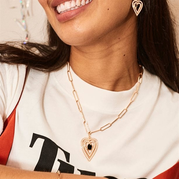 Colier Avon Pia Heart – eleganță strălucitoare, detalii perlate și rafinament cu inimă [3]