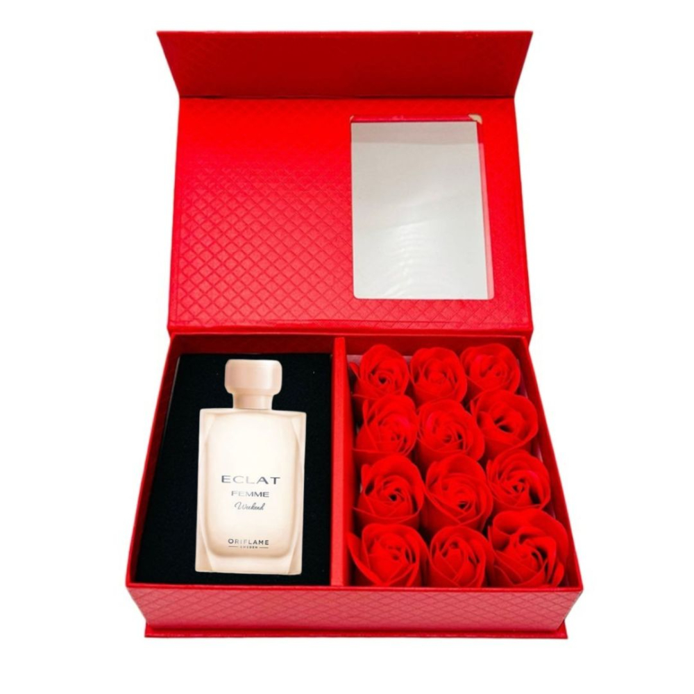 Cutie cadou Love Forever cu 12 trandafiri de sapun si apa de toaleta Oriflame Eclat Femme Weekend pentru femei 50 ml, cadou elegant si rafinat [12]