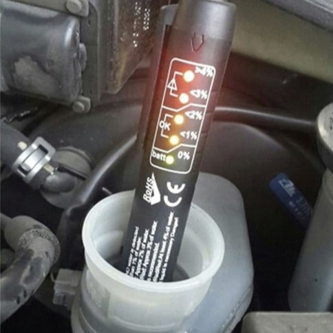 Instrument de testare a lichidului de frana, indicator LED, 15 x 2.5 cm, negru – verificare rapida si precisa a calitatii lichidului de frana [3]