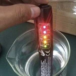 Instrument de testare a lichidului de frana, indicator LED, 15 x 2.5 cm, negru – verificare rapida si precisa a calitatii lichidului de frana [7]