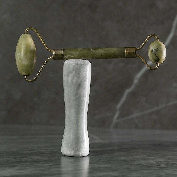 Jade roller de masaj facial cu role, piatra naturala, efect lifting si relaxare, imbunatatirea circulatiei, nuante verde jad [6]