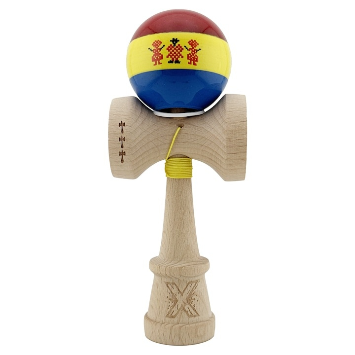 Kendama profesionala din lemn cu rulment metalic, editie Stil Romanesc tricolor, finisaj Super Sticky, cupe mari King Size V3, 18 cm, multicolor [5]