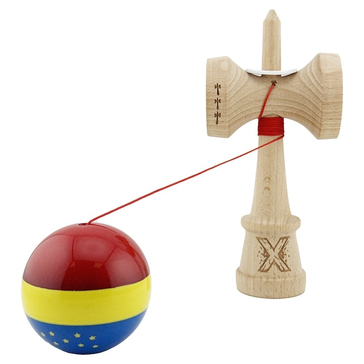 Kendama profesionala din lemn, editie Tricolor si UE, Super Sticky, cupe mari King Size V3, rulment metalic, gaura in baza, 18 cm, multicolor [1]