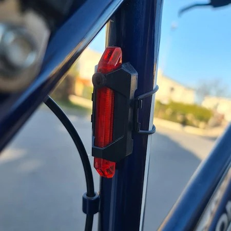 Lampa stop LED pentru bicicleta cu incarcare USB,baterie 1200 mAh [2]
