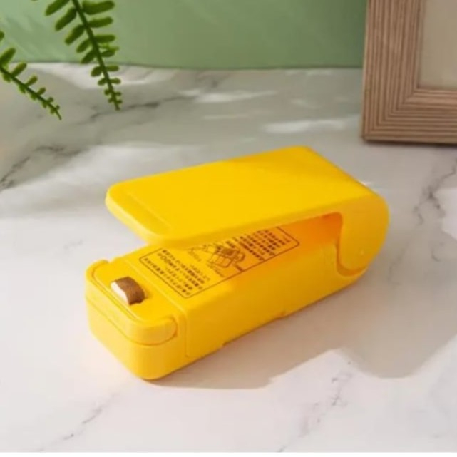 Mini aparat pentru sigilat pungi alimentare, etansare termica rapida, portabil cu spate magnetic, alimentare baterii AA, pentru pastrarea prospetimii alimentelor, galben, 9.7 x 3 cm [5]