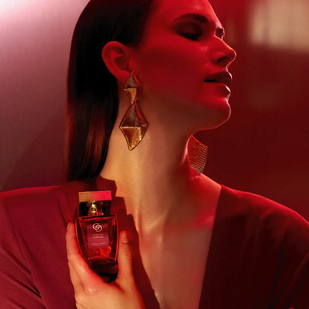 Parfum femei Oriflame Giordani Gold Essenza Supreme 50 ml cu note florale albe si accente ambrate, aroma opulenta si sofisticata [5]