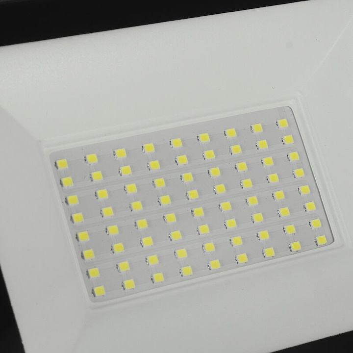 Proiector LED, 50 W, lumina rece 6000K, protectie IP66, rezistent la apa, 64 LED-uri, iluminare exterior, 4300 lm, 19.5 x 15 x 2.5 cm [4]