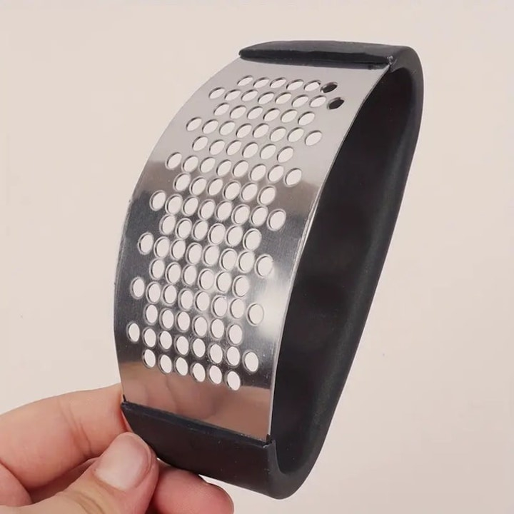 Razatoare pentru usturoi, otel inoxidabil si maner din plastic, 7 x 10.5 x 6 cm, negru [2]