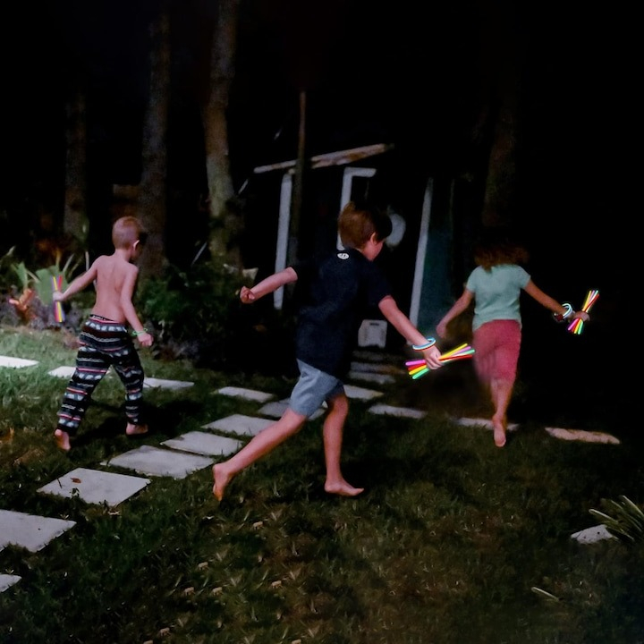 Set 100 bratari luminoase, fosforescent, pentru petreceri, multicolor [7]