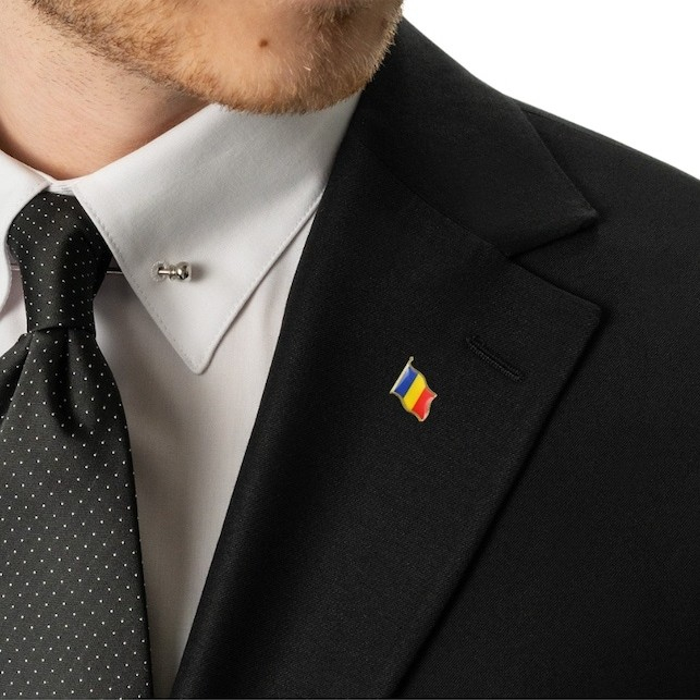 Set 12 insigne steag tricolor Romania metal auriu email, brosa cu ac de siguranta, 20 x 20 mm [4]