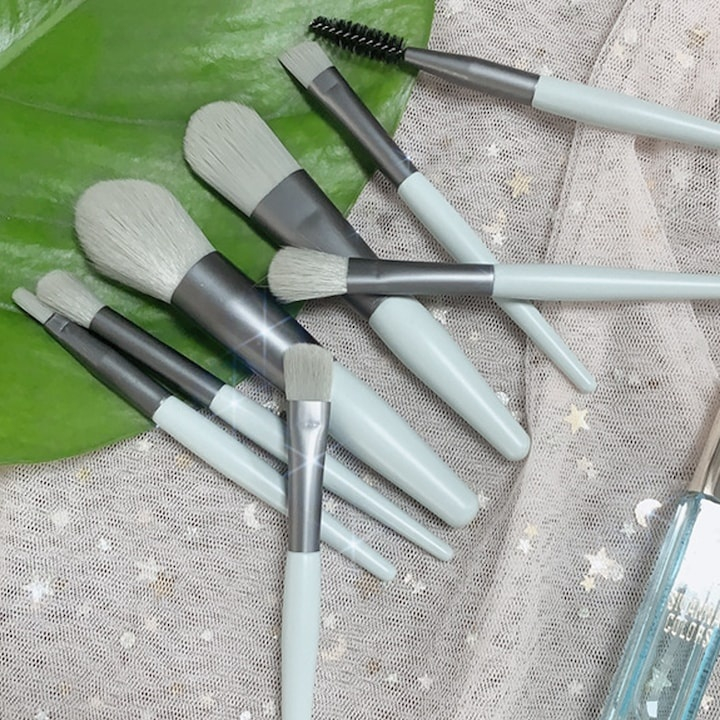 Set 8 pensule machiaj, fard, sprancene, fond de ten, pudra, peri sintetici, maner plastic, verzi [5]