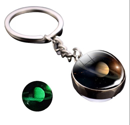 Set 2 brelocuri fosforescente cu planeta Saturn, pandantiv rotund din metal si sticla, efect luminos in intuneric, pentru chei, geanta si rucsac, argintiu [2]