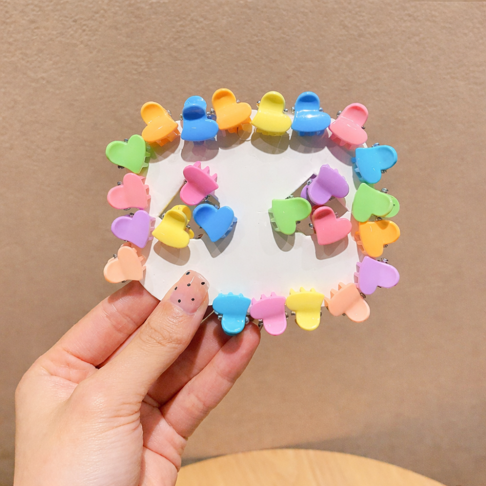 Set 2 cutii accesorii par cu elastic 2 cm, elastic spiralat, elastic subtire si cleme inimioare, multicolor [3]