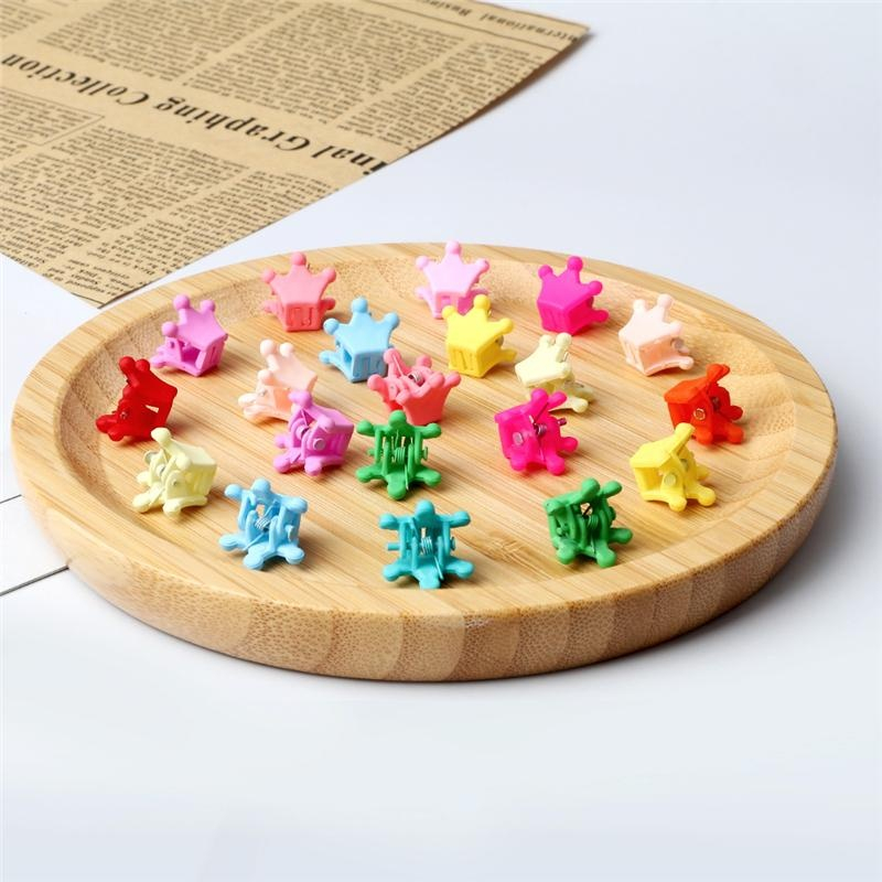 Set 25 elastice par 1, 5 cm si 16 cleme mini model coronita 0, 8 cm, cutie organizator transparenta, multicolor [6]