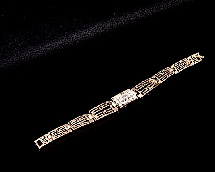 Set bijuterii dama, bratara, inel, cercei, colier, model geometric, auriu, cutie inclusa [5]