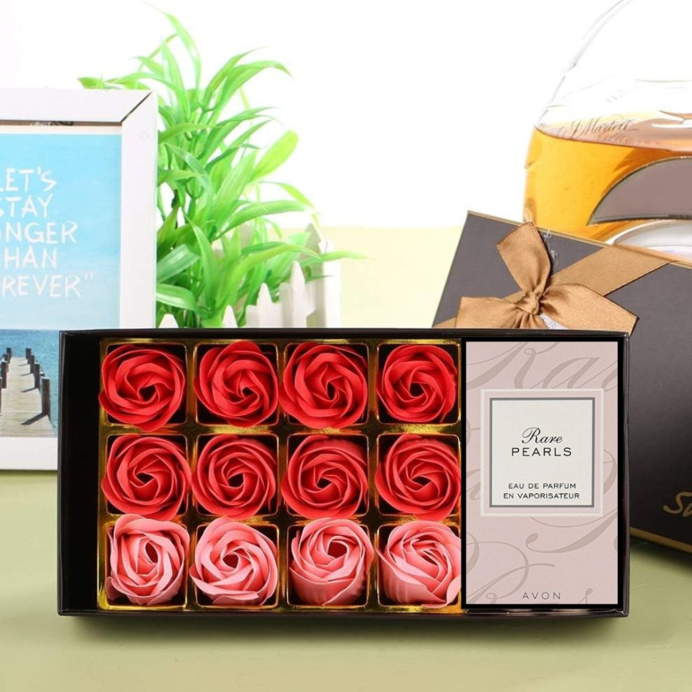 Set cadou Avon Rare Pearls pentru femei, apa de parfum 50 ml si 12 trandafiri din sapun parfumat in cutie eleganta [3]