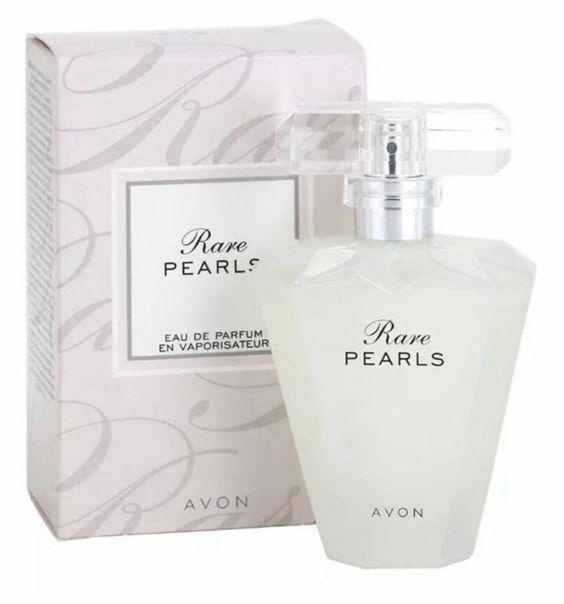 Set cadou parfumat pentru femei cu aroma floral-lemnoasa si accente de mosc, apa de parfum 50 ml, lotiune de corp 125 ml si spray de corp 100 ml, ideal pentru cadou elegant [3]