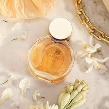 Set cadou parfumat pentru femei cu aroma floral-orientala, apa de parfum 50 ml si unt de corp 200 ml, ideal pentru cadou elegant [8]