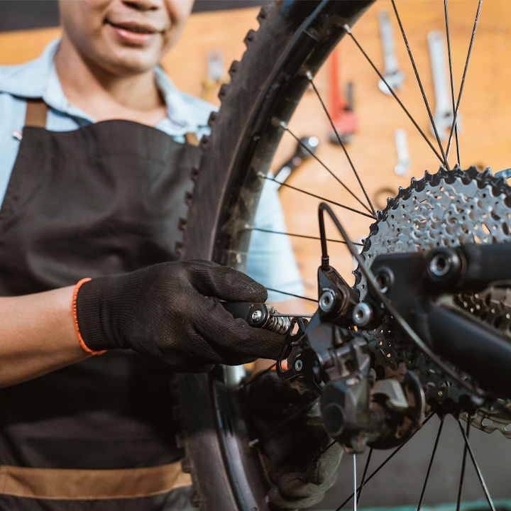 Set chei multifunctionale 16 in 1 pentru bicicleta, cu imbus, surubelnite si chei diverse, compact si portabil, metal, negru-argintiu  Acest set de chei multifunctionale 16in1 este o solutie esentiala [10]