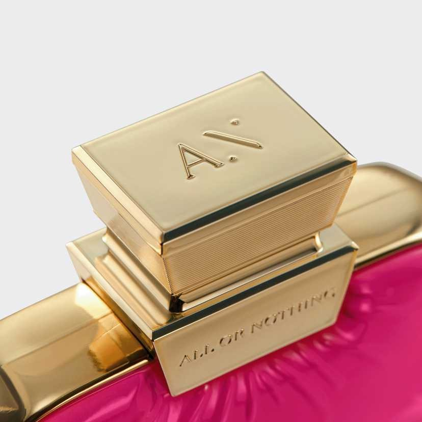 Set complet pentru Ea, parfum de femei All or Nothing Amplified, insotit de insigna Dactylion cu mesaj motivational, cadou un trandafir rosu suflat la baza cu aur [4]