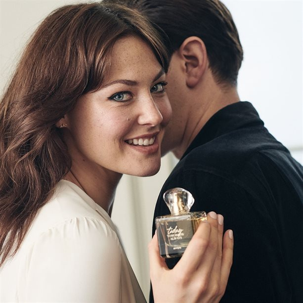 Set complet pentru Ea TTA Today (apa de parfum, lotiune de corp), insotit de insigna Dactylion cu mesaj motivational [4]
