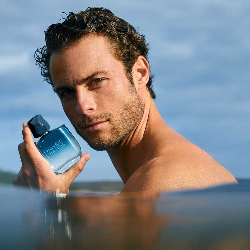Set complet pentru El, Apa de parfum pentru barbati Nordic Waters 75 ml, insotit de insigna Dactylion cu mesaj motivational [7]