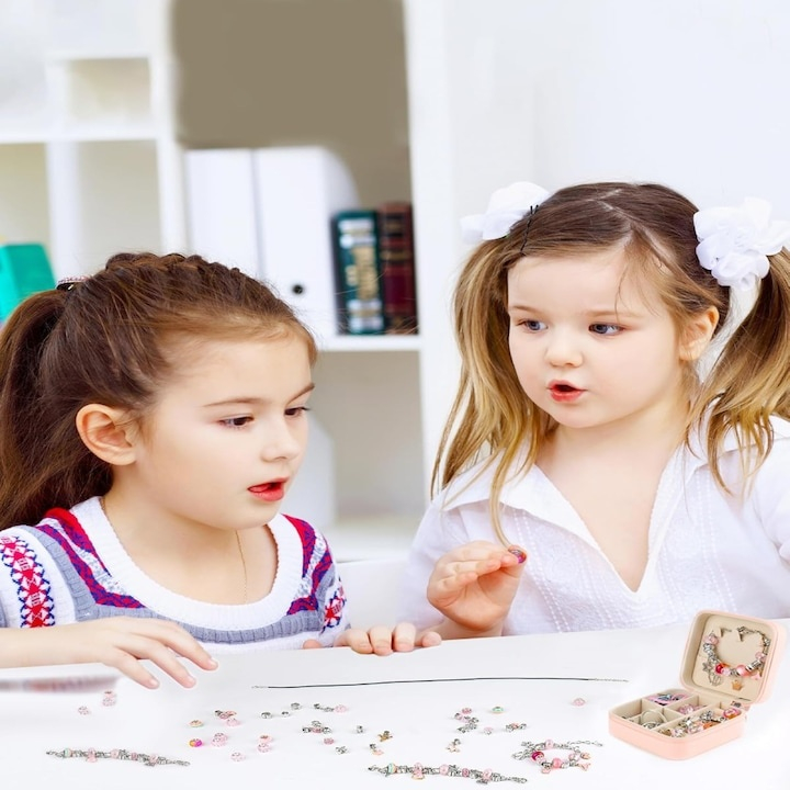 Set creativ pentru realizarea bratarilor si colierelor – 69 piese colorate, margele, pandantive, geanta depozitare si punga cadou, ideal pentru copii 3+ [4]