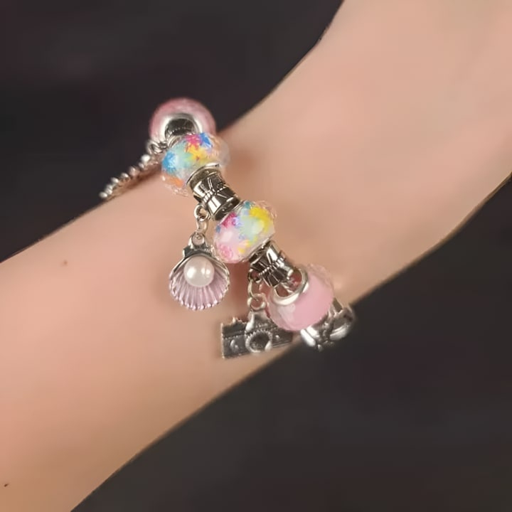 Set creativ pentru realizarea bratarilor si colierelor, cu bijuterii, pandantive si margele, 70 piese, 3 bratari, 3 coliere, pentru dezvoltarea abilitatilor manuale, geanta cu fermoar, multicolor [4]