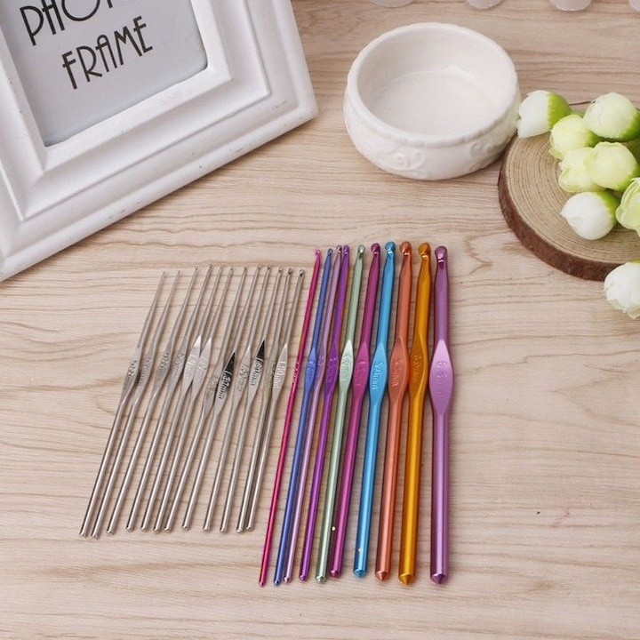 Set de crosetat 100 piese, ace din aluminiu si inox, accesorii complete, husa organizatoare inclusa, ideal pentru incepatori si avansati, multicolor [7]