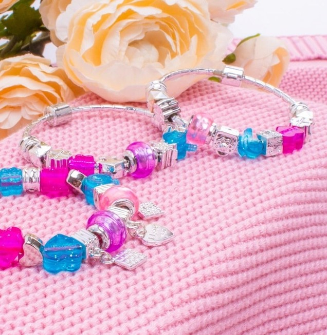 Set pentru creat bratari si lantisoare pentru copii, cu pandantive, margele si accesorii pentru bijuterii, multicolor, aproximativ 110 elemente [7]