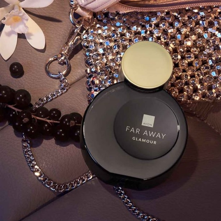 Set pentru dama, apa de parfum Far Away Glamour, Ruj Avon Luxe Lustering Nude si insigna Dactylion cu mesaj motivational [2]