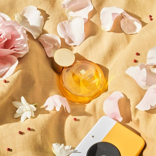 Set pentru dama, apa de parfum Far Away Shine, Ruj Avon Luxe Lustering Nude si insigna Dactylion cu mesaj motivational [5]