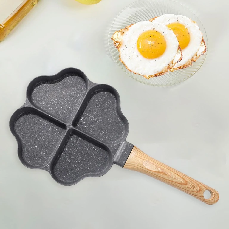 Set tigaie 4 compartimente inima + pulverizator ulei 200 ml, pentru oua, clatite si pancakes, maner aspect lemn [8]