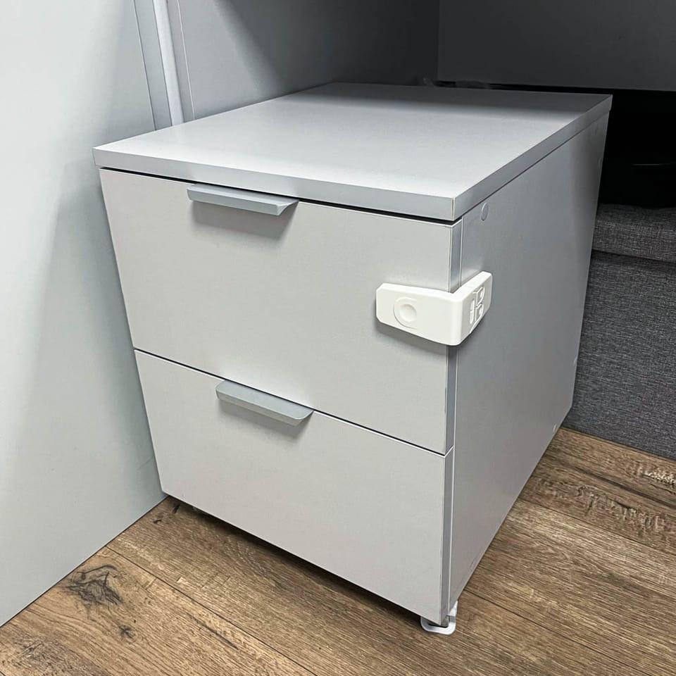 Sistem de siguranta pentru copii, blocare sertare, plastic, cu banda adeziva, 7 x 7 x 4 cm, alb [3]