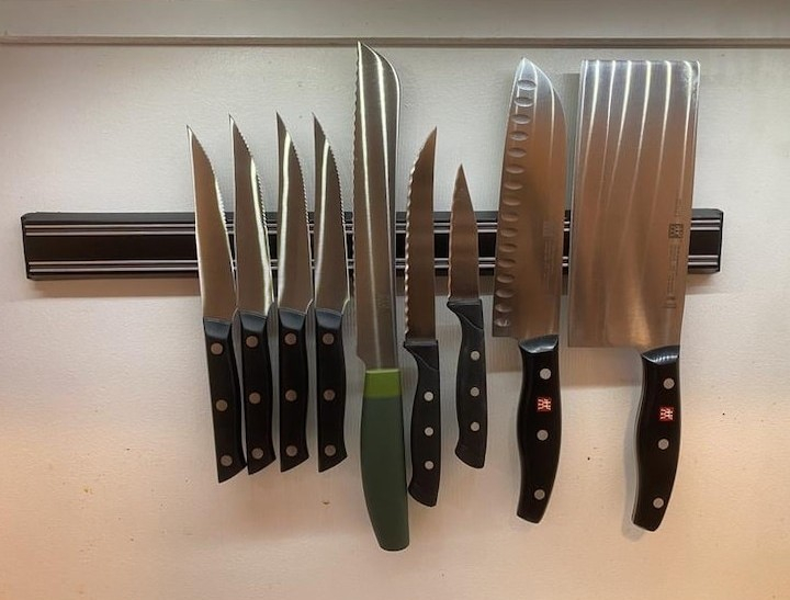 Suport magnetic cutite perete 32 cm, banda magnetica organizator unelte, fixare cu dibluri, negru [4]