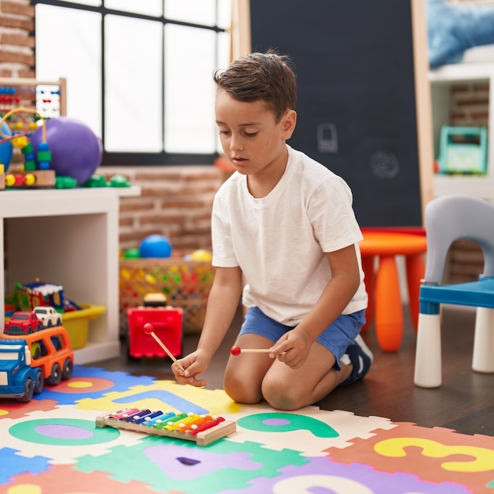 Xilofon pentru copii, 8 tonuri, carcasa din lemn, bete incluse, jucarie educativa pentru ritm si muzicalitate, culori curcubeu, 24 x 12.5 cm [5]